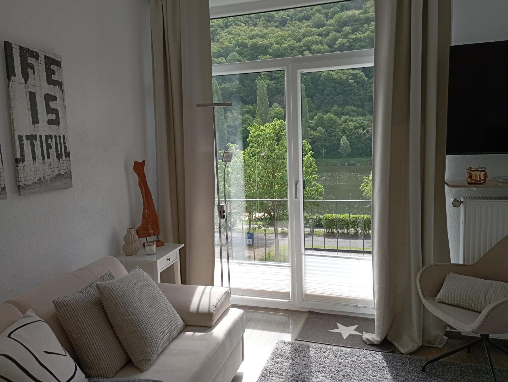 Haus Mosel Apartment Klotten Phòng bức ảnh