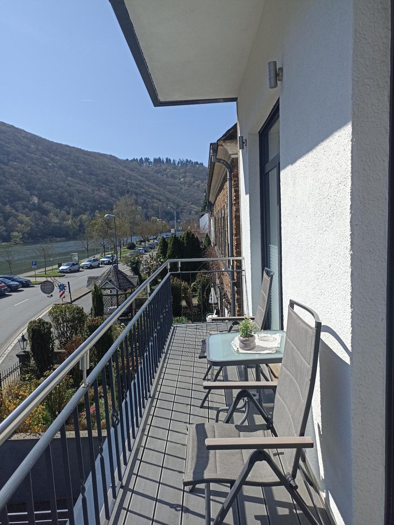 Haus Mosel Apartment Klotten Ngoại thất bức ảnh